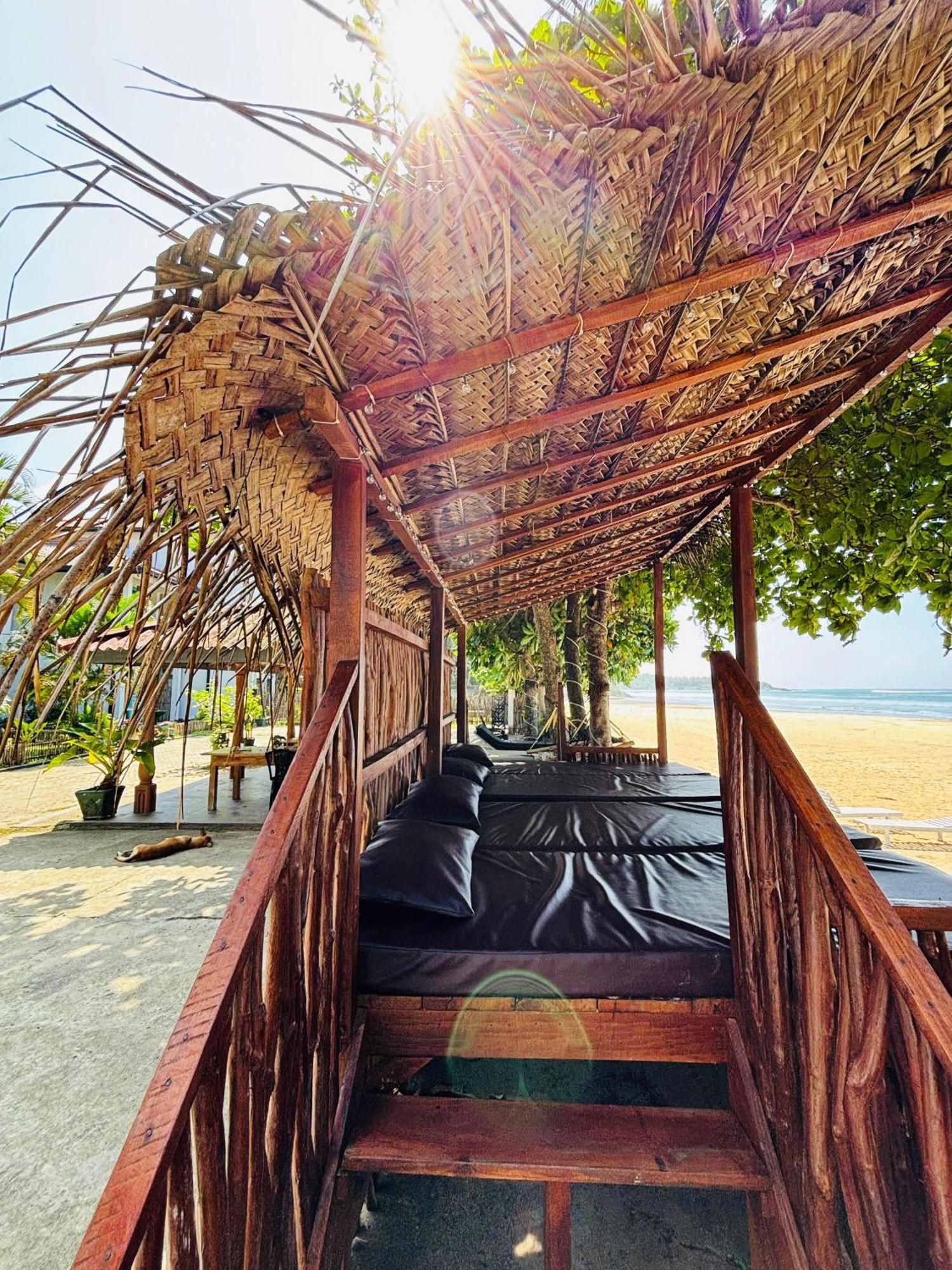 Balance Beach Resort Dikwella Eksteriør billede